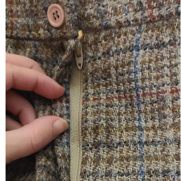 SOLD ! Vintage Wool Plaid Midi Skirt - Picture 5 of 8